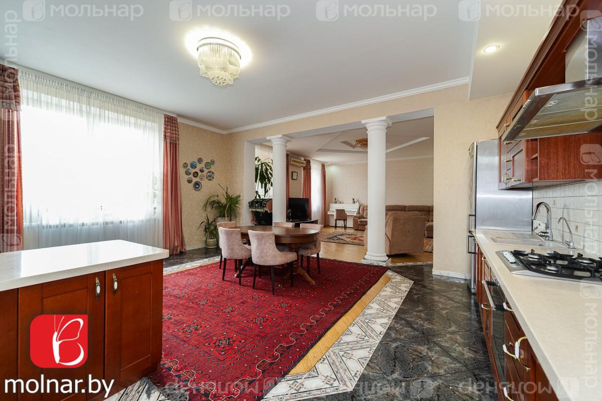 Продам 4-комнатную квартиру в Минске в Советском р-не, Никитина ул., 10