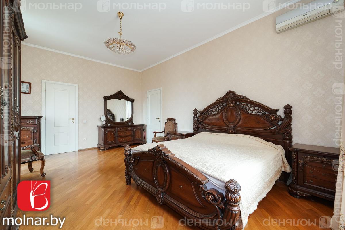 Продам 4-комнатную квартиру в Минске в Советском р-не, Никитина ул., 10