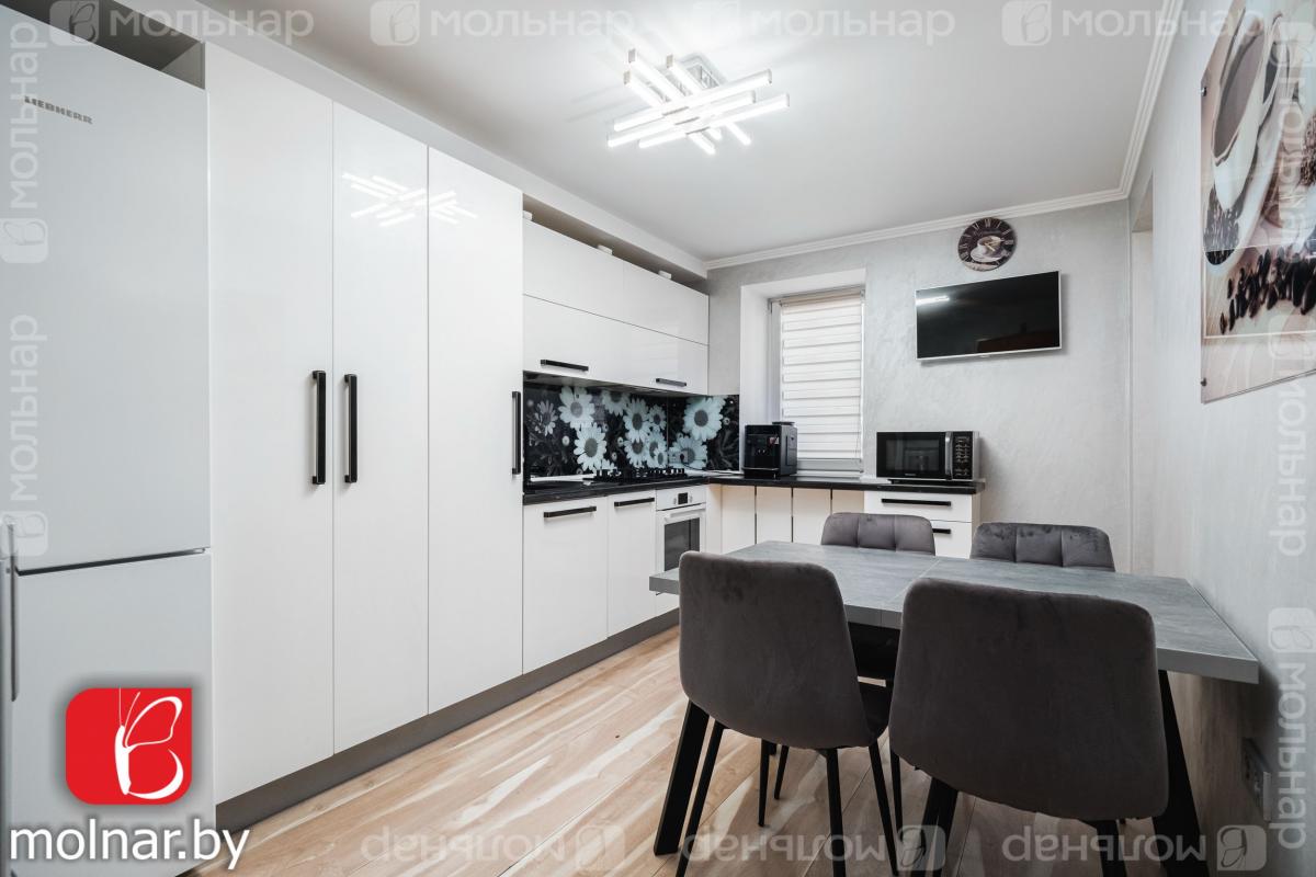 Продам 4-комнатную квартиру в
