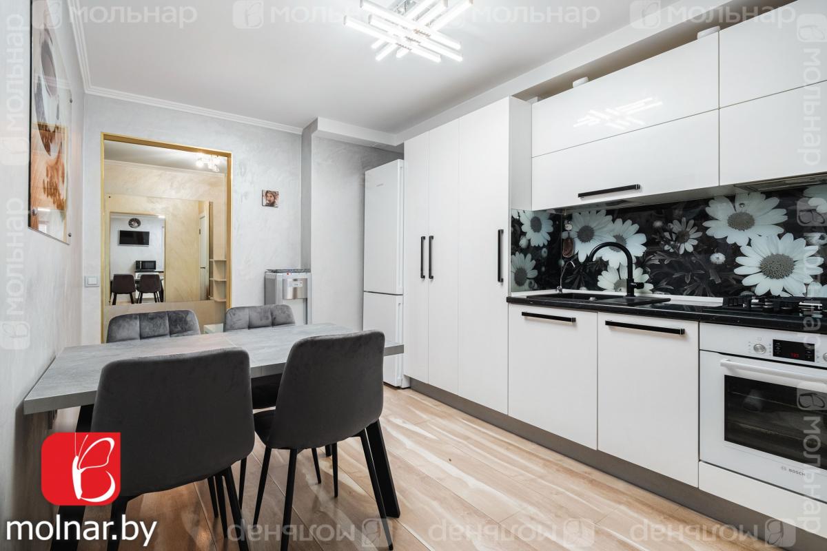 Продам 4-комнатную квартиру в