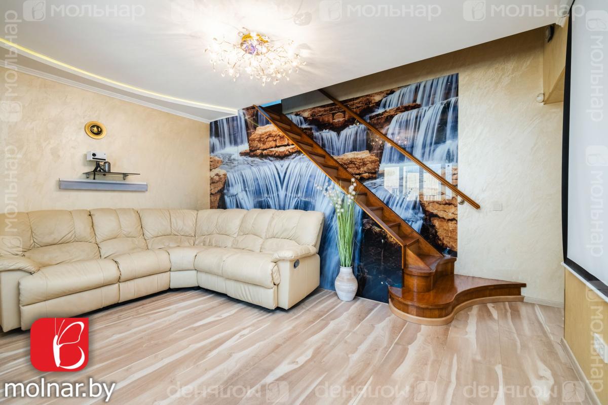 Продам 4-комнатную квартиру в