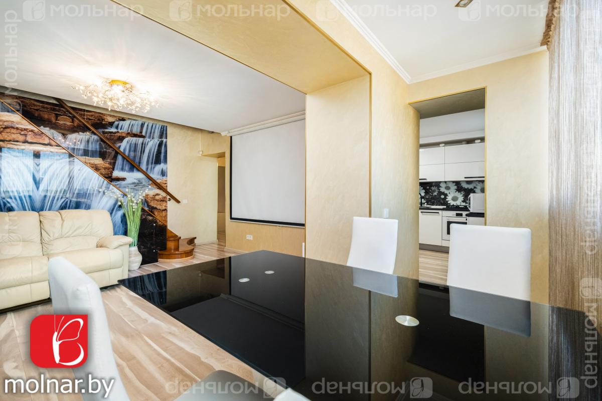Продам 4-комнатную квартиру в