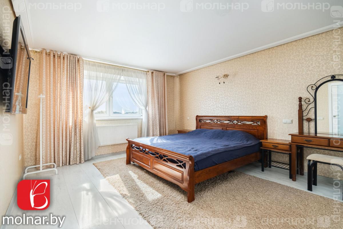 Продам 4-комнатную квартиру в