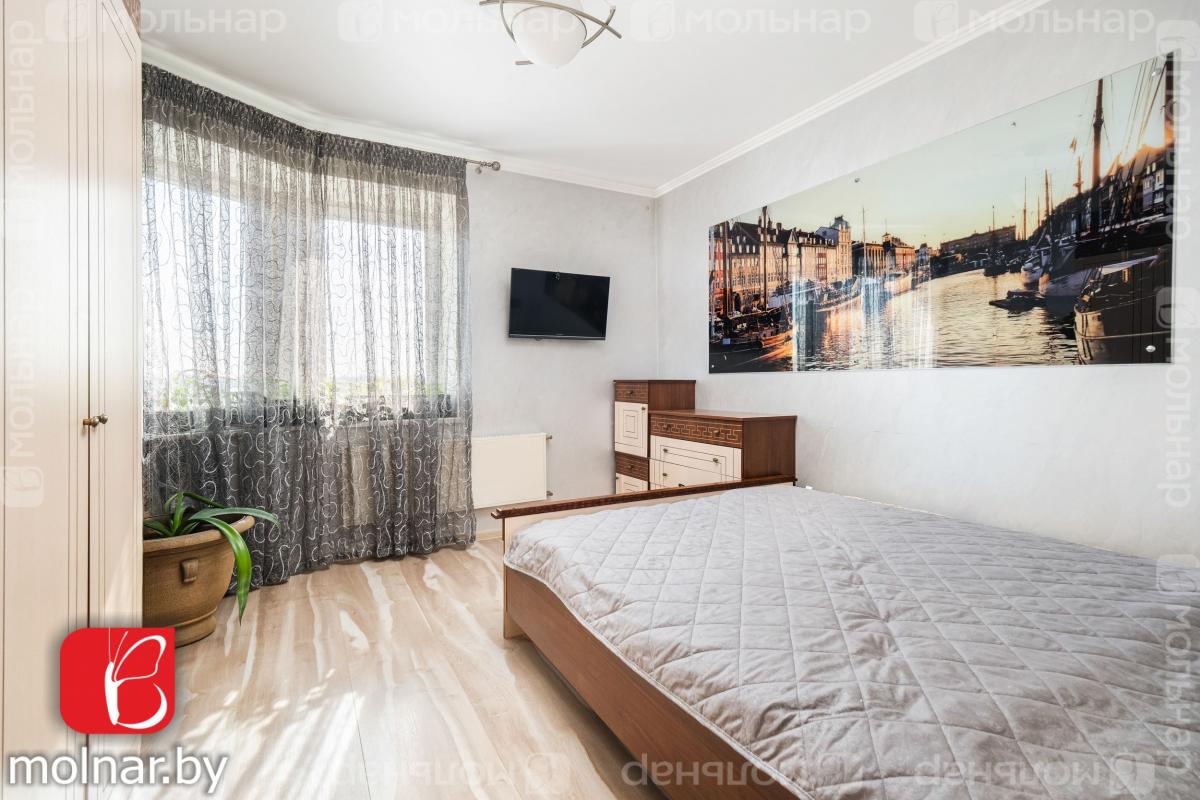 Продам 4-комнатную квартиру в