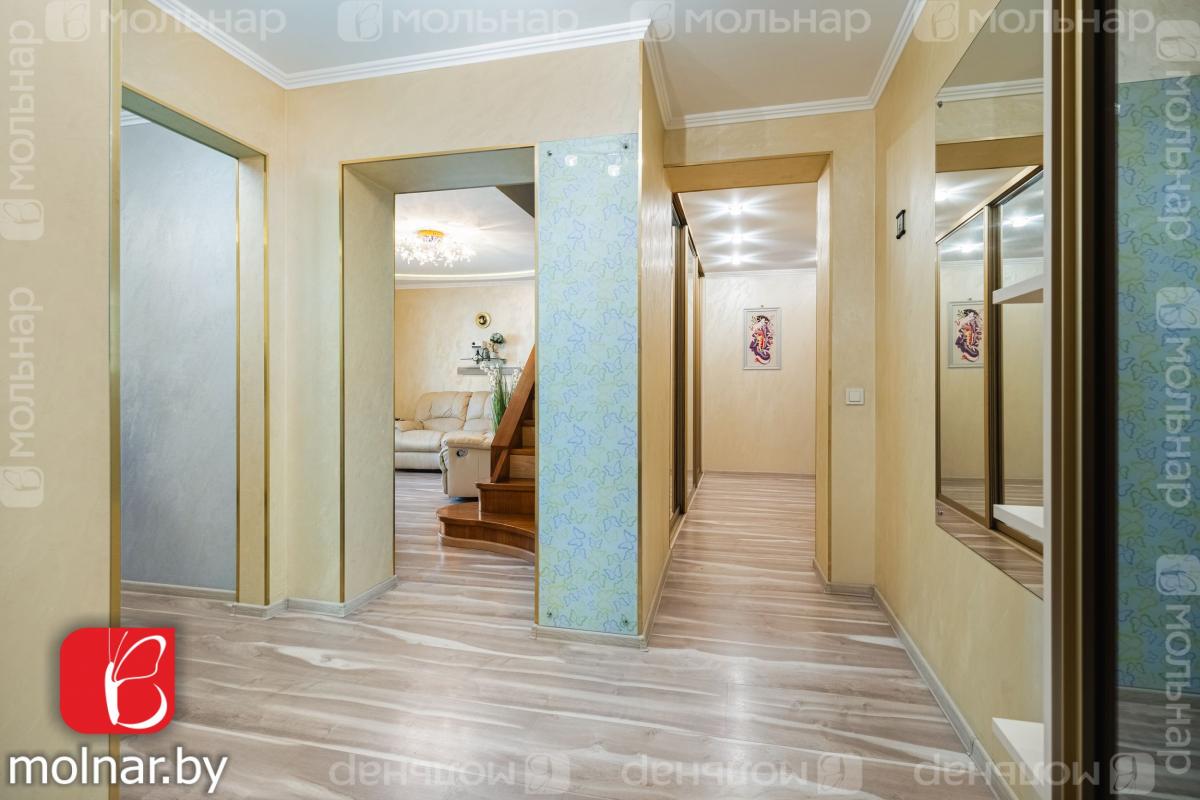 Продам 4-комнатную квартиру в