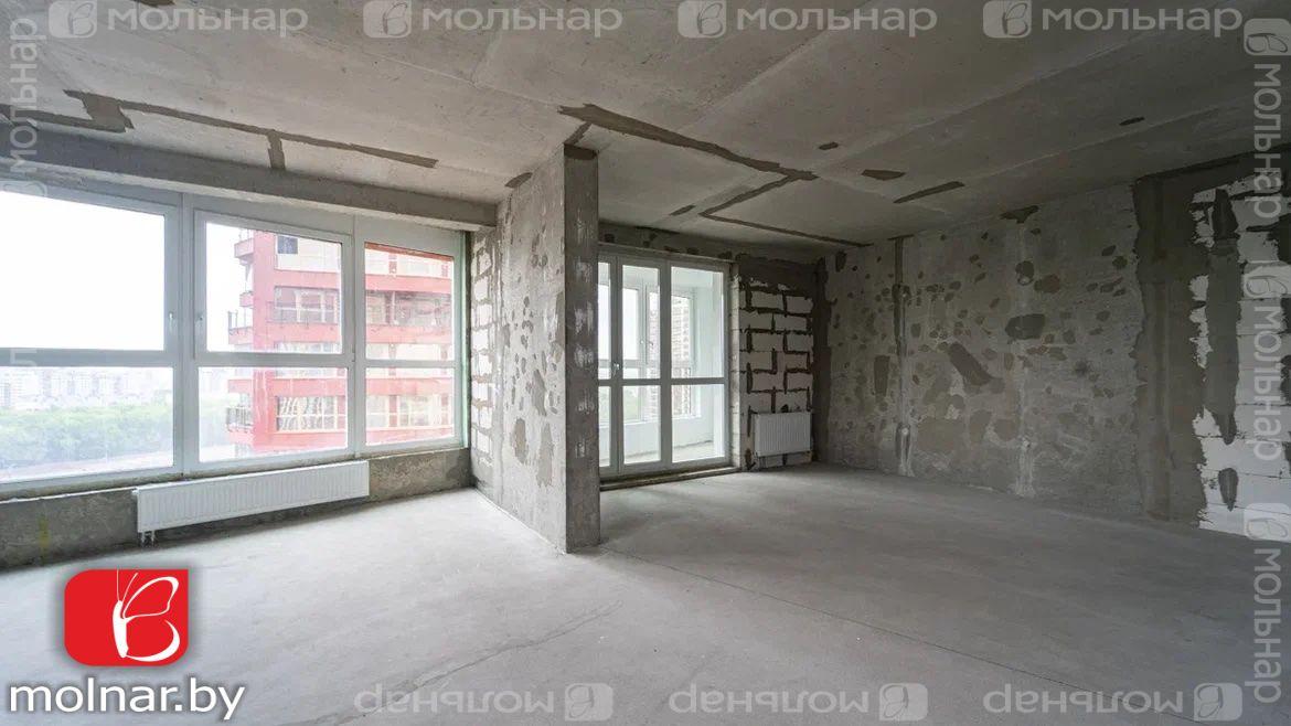 Продам 3-комнатную квартиру в Минске в Октябрьском р-не, Минск-Мир, Жореса Алфёрова ул., 5