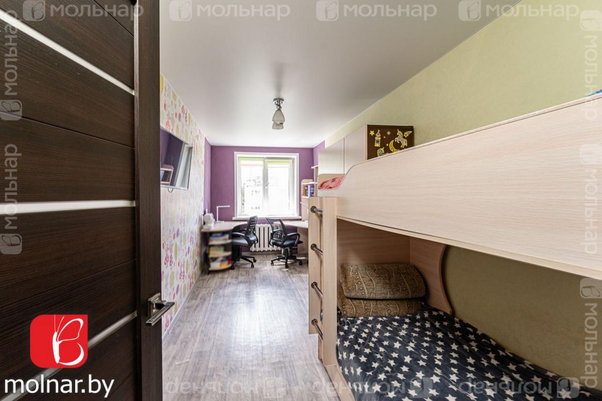 Продам 3-комнатную квартиру в Минске в Октябрьском р-не, Аэродромная, Чкалова ул., 29