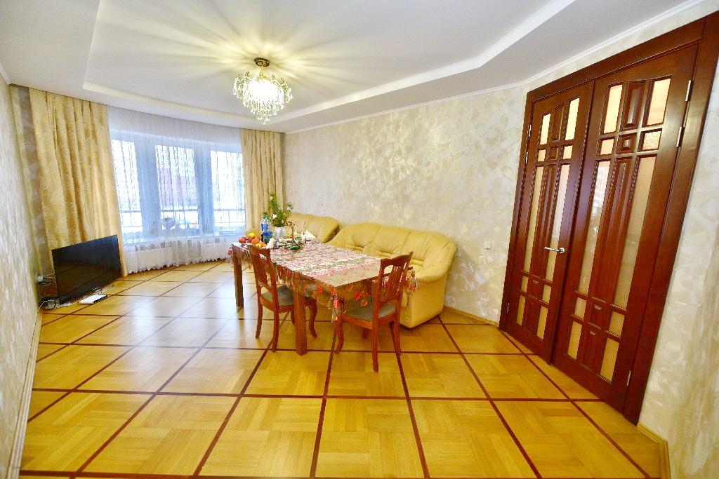 Продам 3-комнатную квартиру в Минске в Московском р-не, Малиновка, Дзержинского проспект, 131