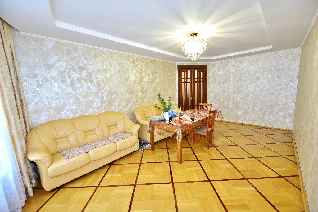 Продам 3-комнатную квартиру в Минске в Московском р-не, Малиновка, Дзержинского проспект, 131