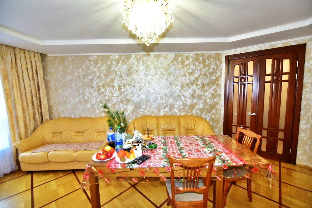 Продам 3-комнатную квартиру в Минске в Московском р-не, Малиновка, Дзержинского проспект, 131