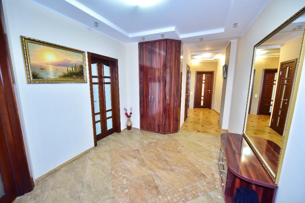 Продам 3-комнатную квартиру в Минске в Московском р-не, Малиновка, Дзержинского проспект, 131