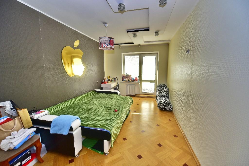 Продам 3-комнатную квартиру в Минске в Московском р-не, Малиновка, Дзержинского проспект, 131