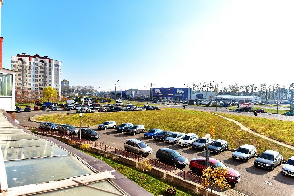 Продам 3-комнатную квартиру в Минске в Московском р-не, Малиновка, Дзержинского проспект, 131