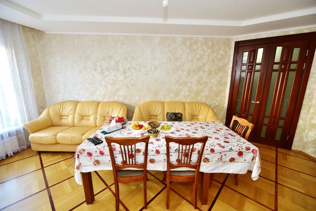 Продам 3-комнатную квартиру в Минске в Московском р-не, Малиновка, Дзержинского проспект, 131