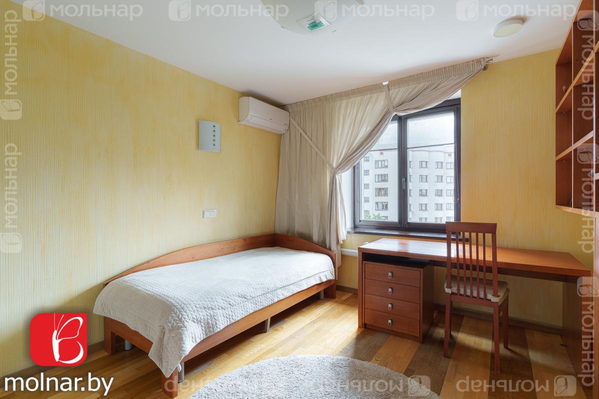Продам 4-комнатную квартиру в Минске в Партизанском р-не, Захарова ул., 50/В