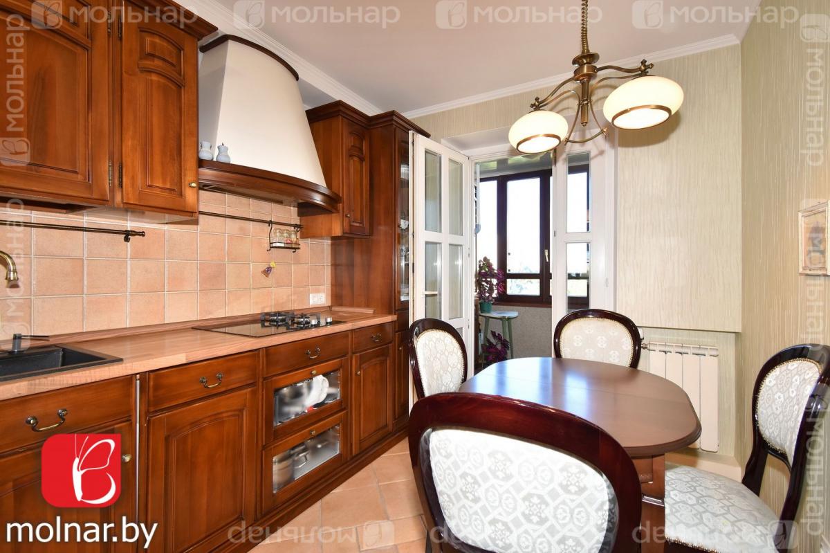 Продам 3-комнатную квартиру в Минске в Центральном р-не, Переспа, Червякова ул., 2/4