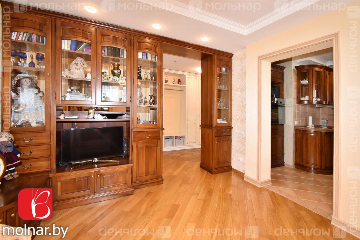 Продам 3-комнатную квартиру в Минске в Центральном р-не, Переспа, Червякова ул., 2/4