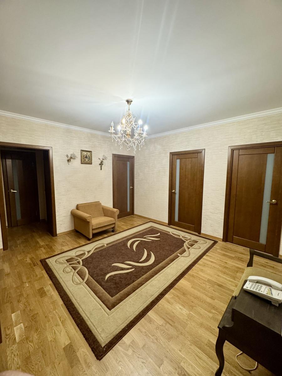 Продам 4-комнатную квартиру в Бобруйске в Ленинском р-не, Максима Горького ул., 38А