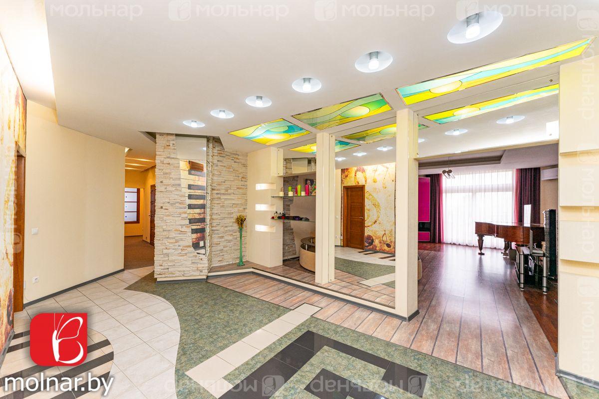 Продам 4-комнатную квартиру в Минске в Центральном р-не, Людамонт, Чехова ул., 3