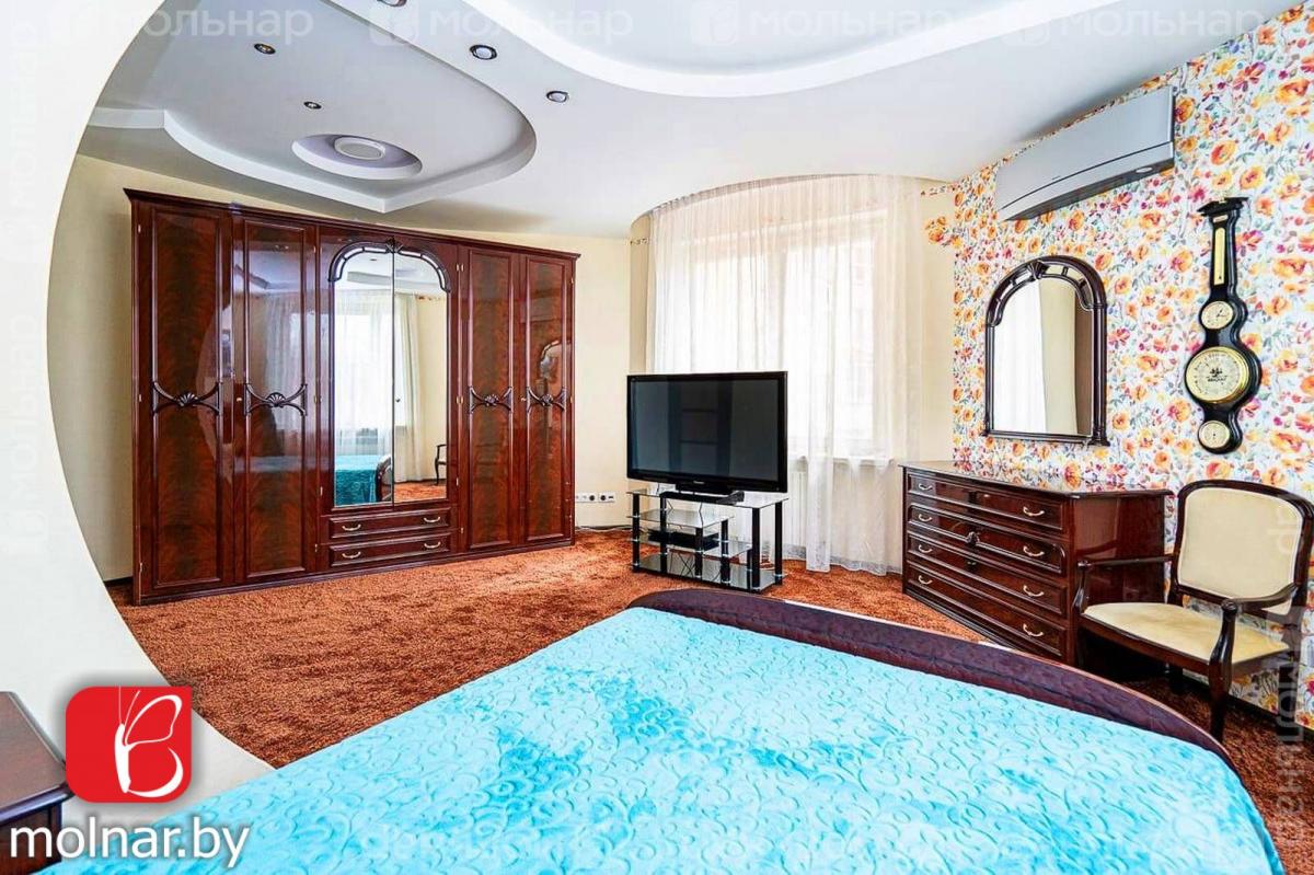 Продам 4-комнатную квартиру в Минске в Центральном р-не, Людамонт, Чехова ул., 3