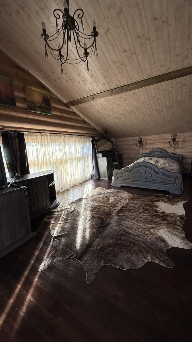 Сдам на сутки коттедж 