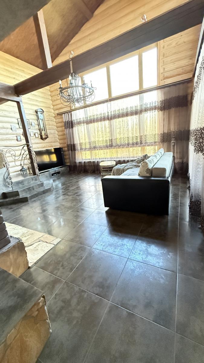 Сдам на сутки коттедж 