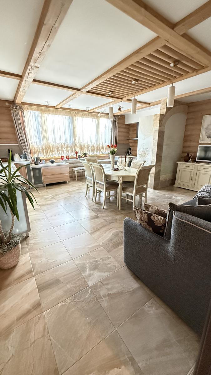 Сдам на сутки коттедж 