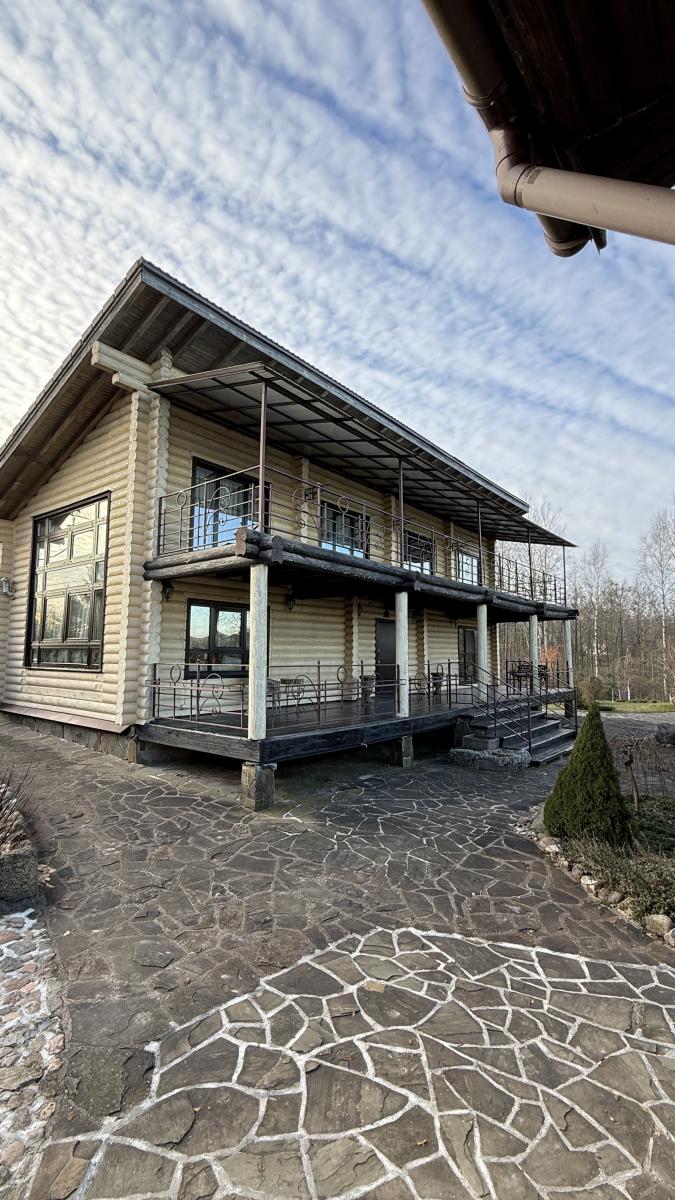 Сдам на сутки коттедж 