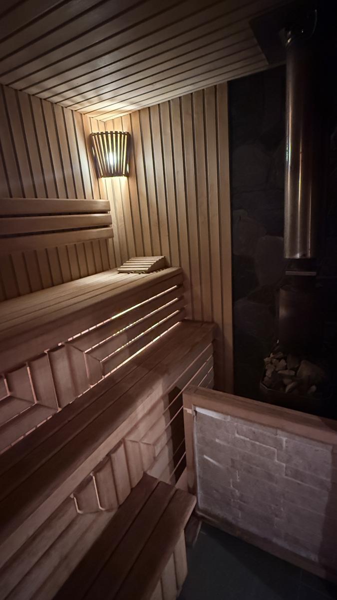 Сдам на сутки коттедж 