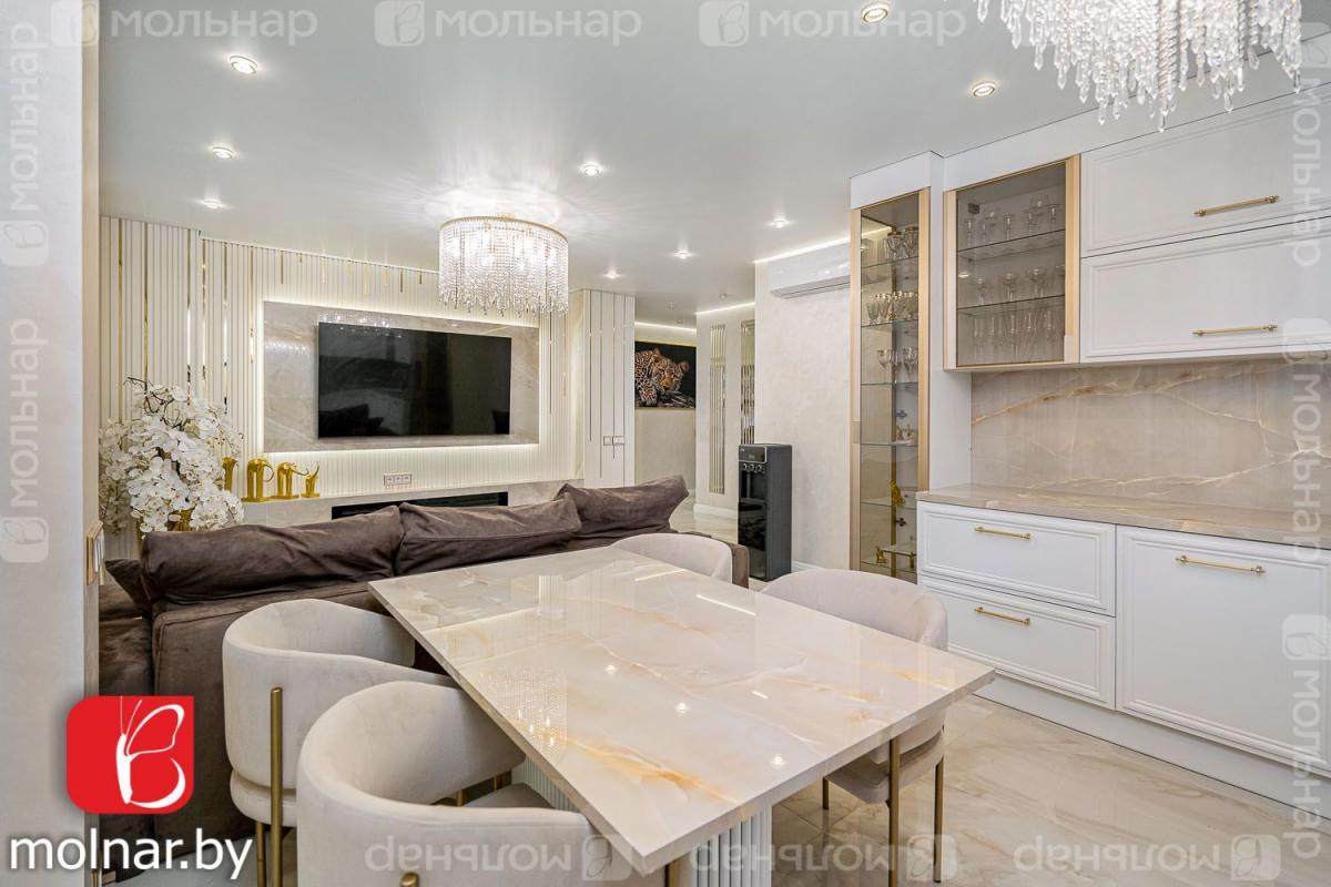 Продам 3-комнатную квартиру в Минске в Октябрьском р-не, Минск-Мир, Белградская ул., 1