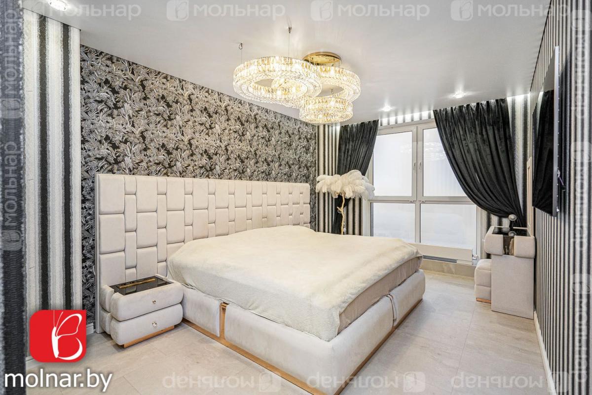 Продам 3-комнатную квартиру в Минске в Октябрьском р-не, Минск-Мир, Белградская ул., 1