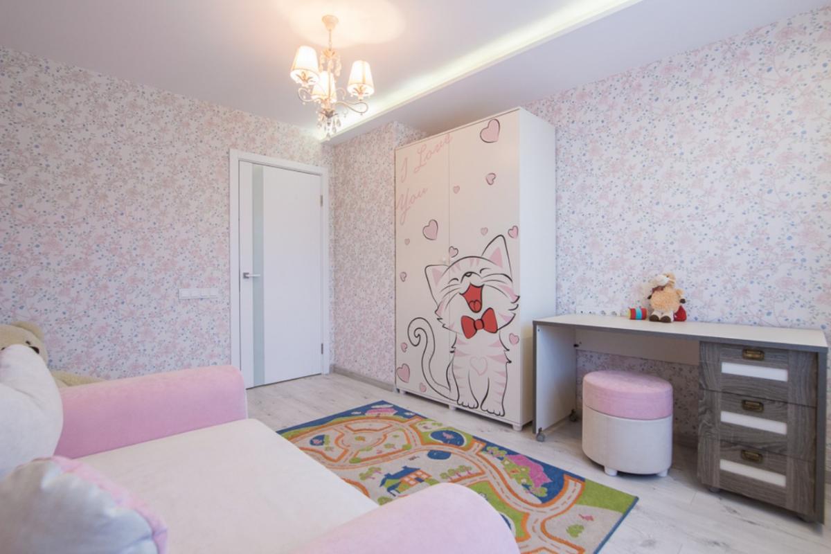 Продам 4-комнатную квартиру в Минске в Центральном р-не, Нововиленская ул., 7Б