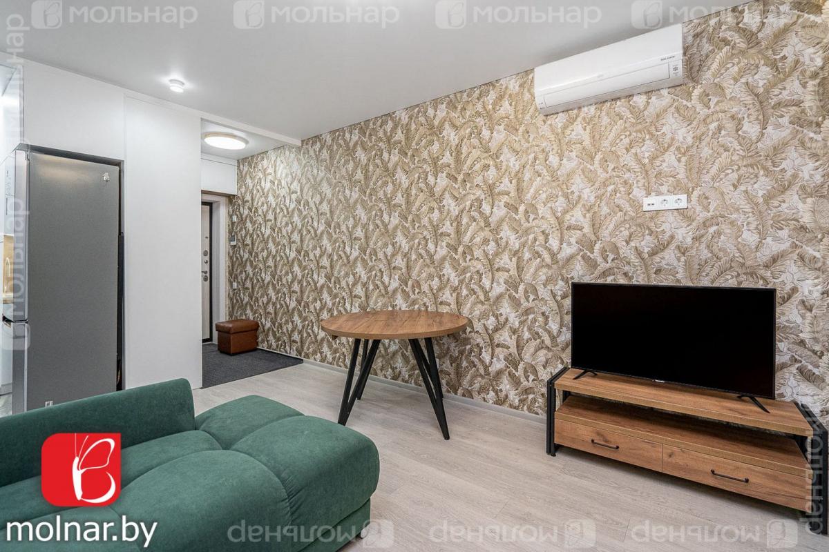 Продам 4-комнатную квартиру в Минске в Октябрьском р-не, Минск-Мир, Николы Теслы ул., 24