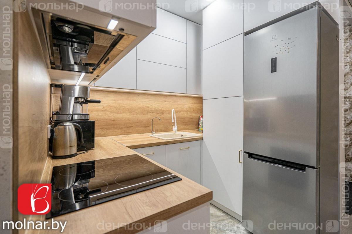 Продам 4-комнатную квартиру в Минске в Октябрьском р-не, Минск-Мир, Николы Теслы ул., 24