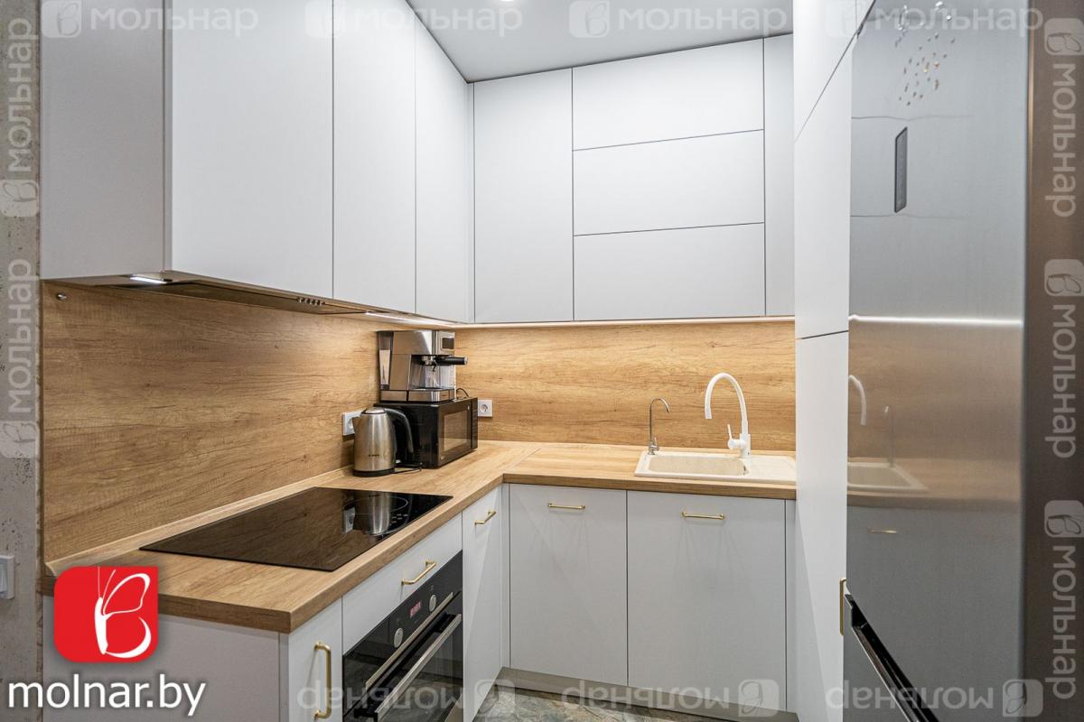 Продам 4-комнатную квартиру в Минске в Октябрьском р-не, Минск-Мир, Николы Теслы ул., 24