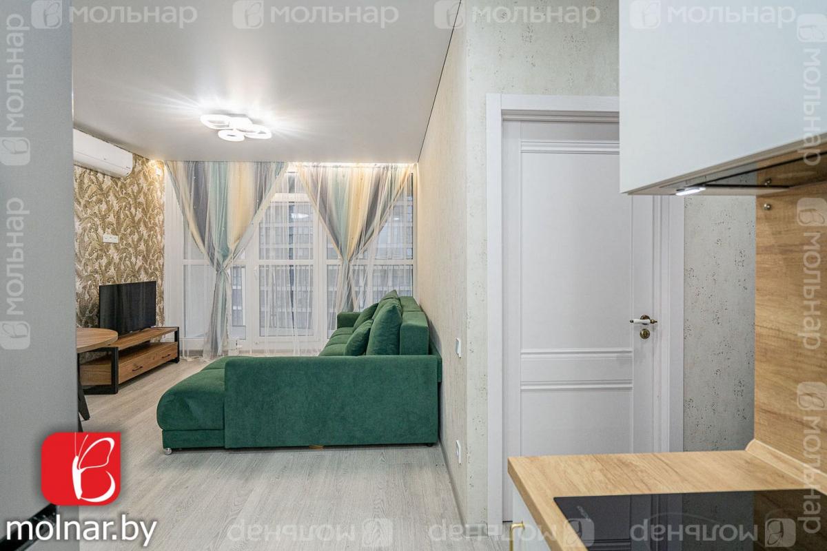 Продам 4-комнатную квартиру в Минске в Октябрьском р-не, Минск-Мир, Николы Теслы ул., 24