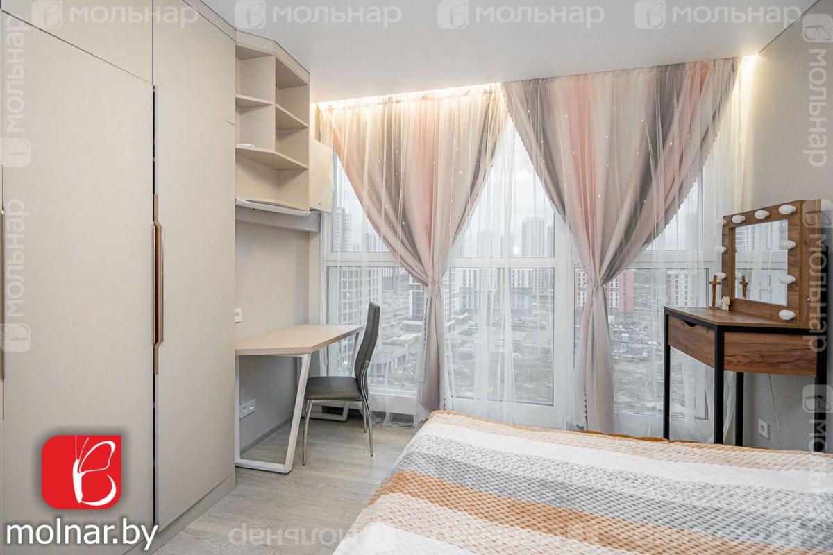 Продам 4-комнатную квартиру в Минске в Октябрьском р-не, Минск-Мир, Николы Теслы ул., 24