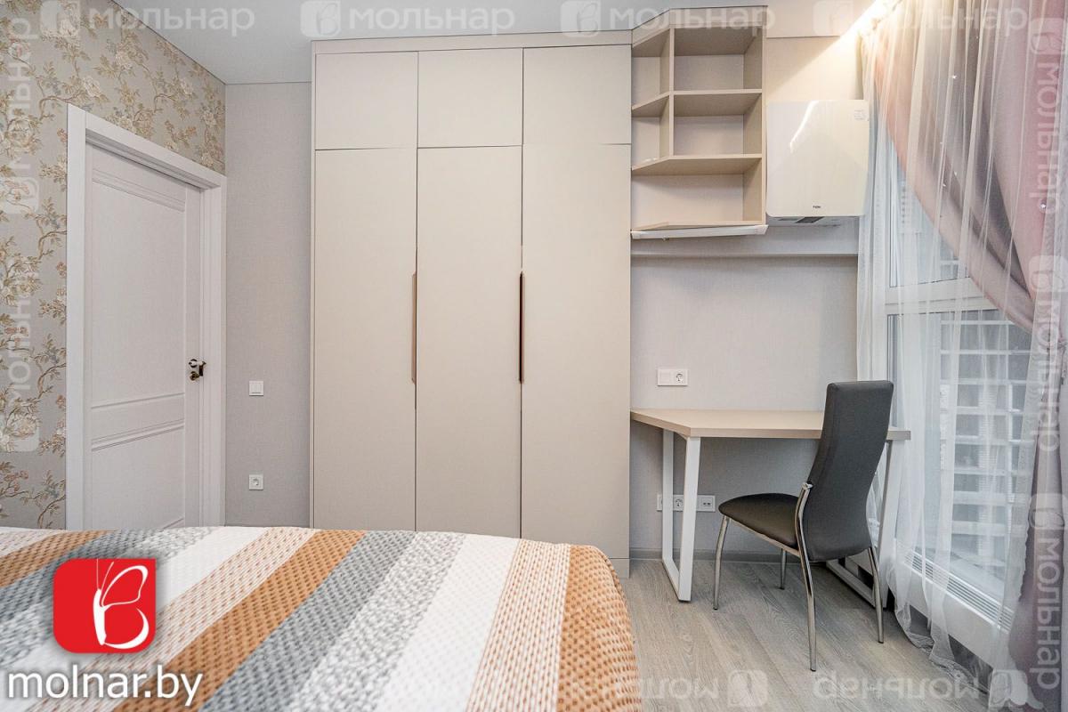 Продам 4-комнатную квартиру в Минске в Октябрьском р-не, Минск-Мир, Николы Теслы ул., 24