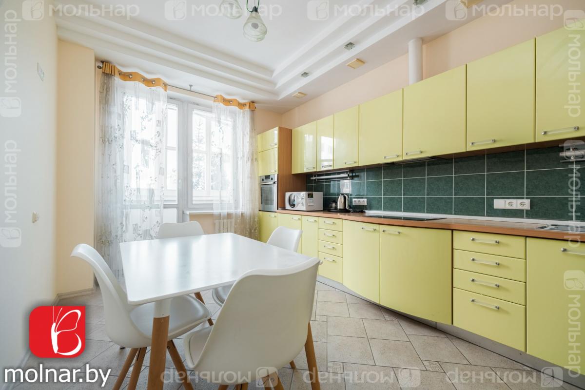 Продам 3-комнатную квартиру в Минске в Центральном р-не, Людамонт, Чехова ул., 3