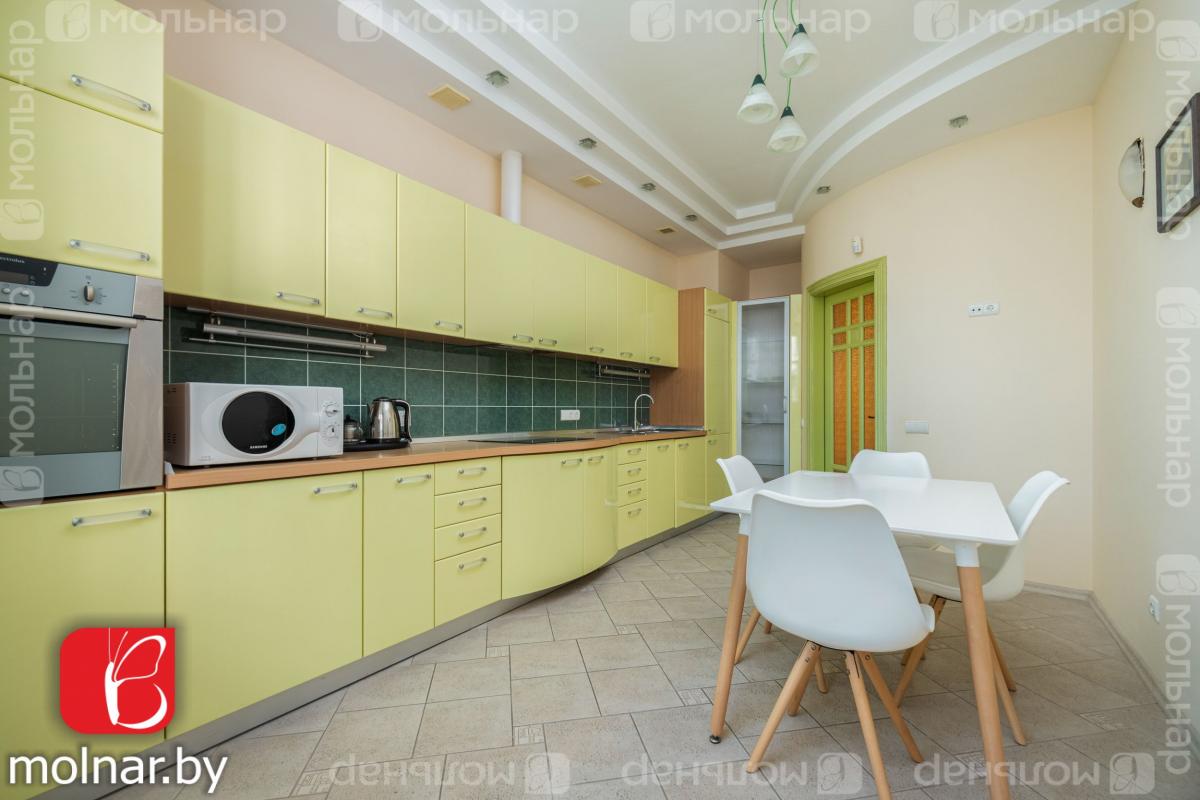 Продам 3-комнатную квартиру в Минске в Центральном р-не, Людамонт, Чехова ул., 3