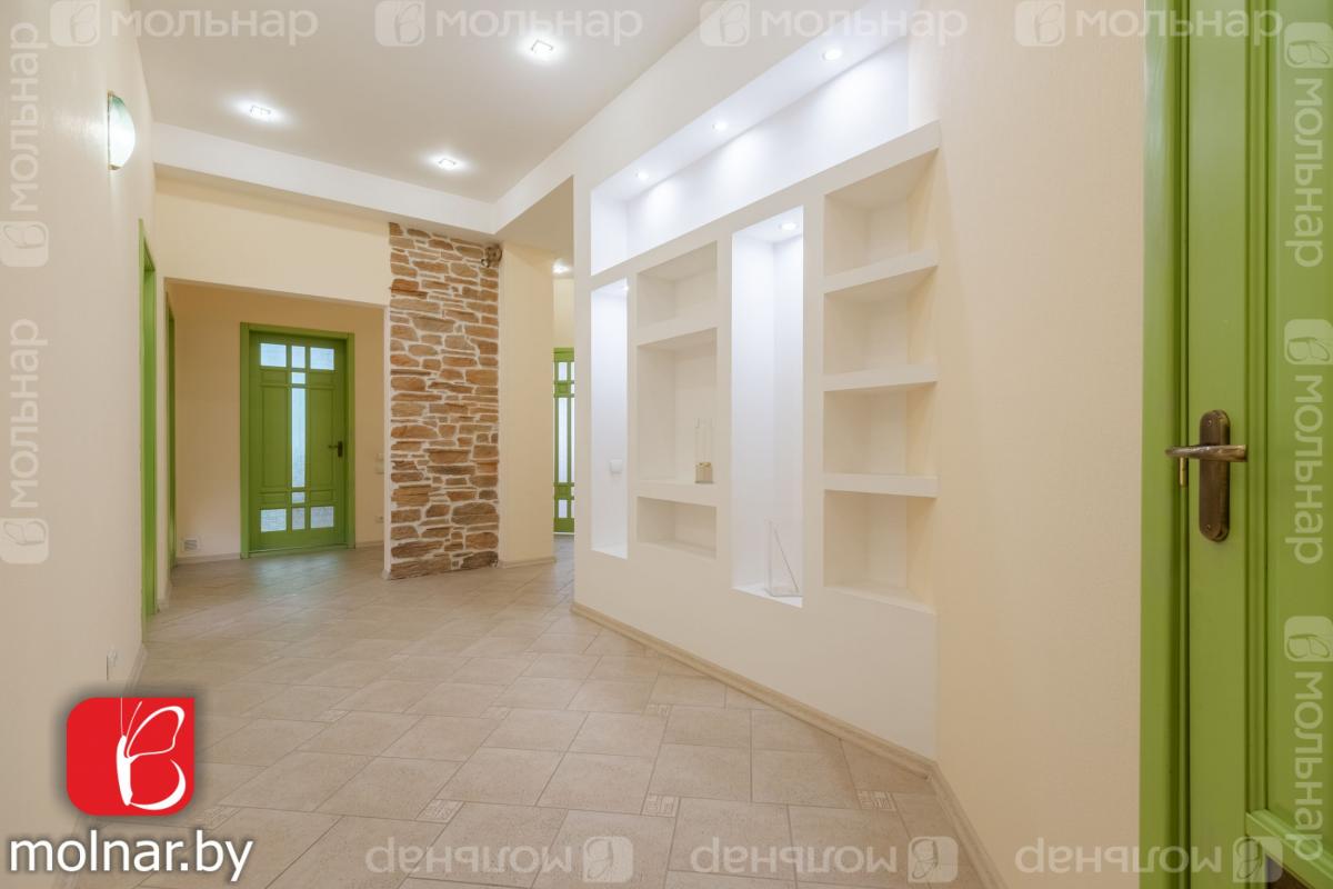 Продам 3-комнатную квартиру в Минске в Центральном р-не, Людамонт, Чехова ул., 3