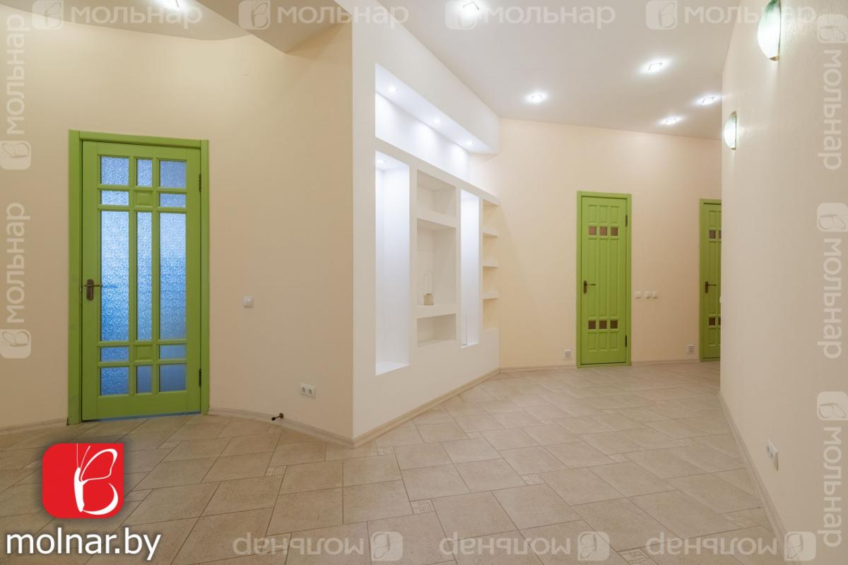 Продам 3-комнатную квартиру в Минске в Центральном р-не, Людамонт, Чехова ул., 3