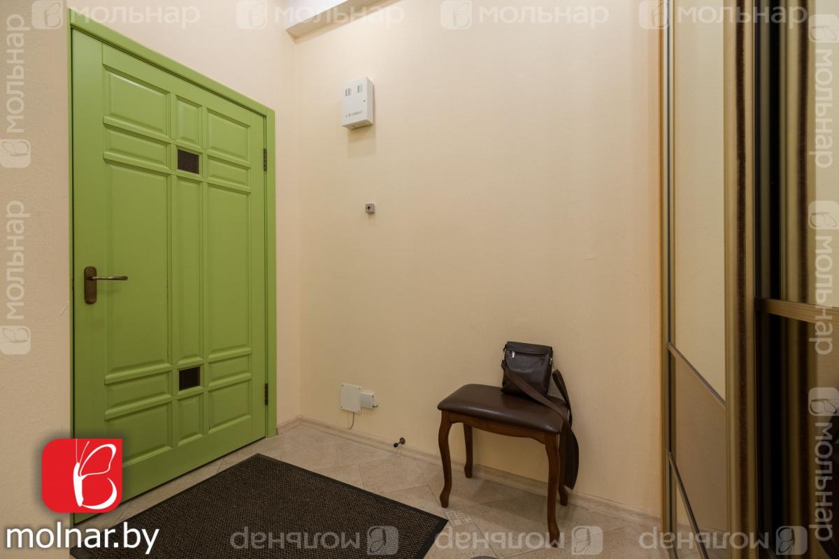 Продам 3-комнатную квартиру в Минске в Центральном р-не, Людамонт, Чехова ул., 3