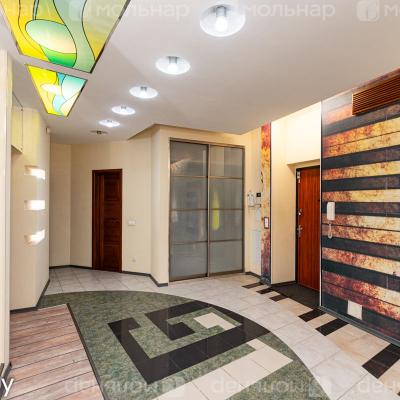 Продам 4-комнатную квартиру  Минск, Чехова ул., 3, Центральный р-н, Людамонт